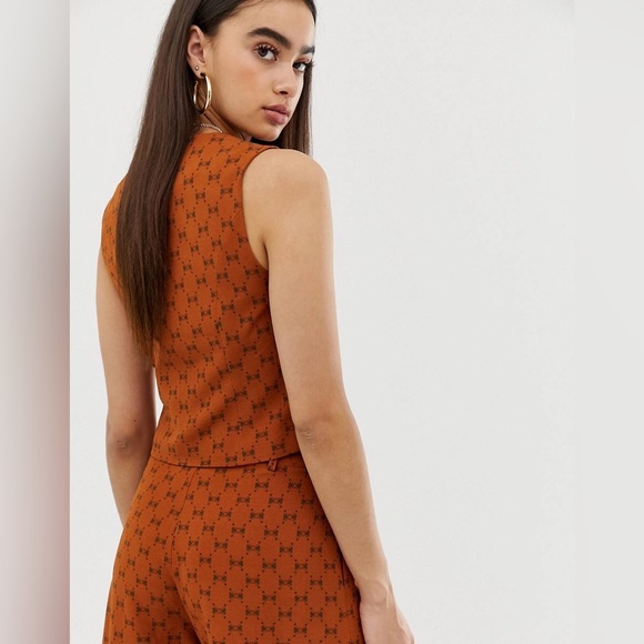 Unique21 Copper Vest with Repeat Bow Print - Picture 5 of 7